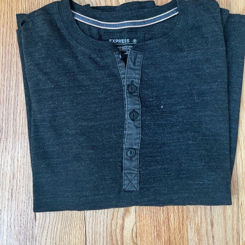 Express Men Top - Picture 3 of 6